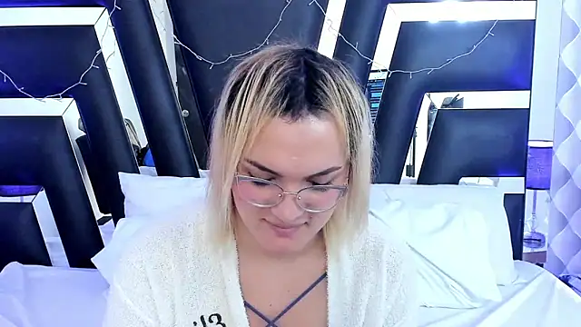 Snapshot of katya_kozlov chatting on 03.01.25 katya kozlov online show from 03.01.25