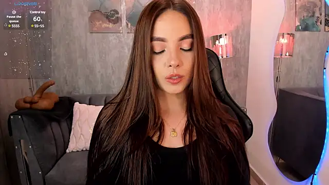 Snapshot of MelanieHudson_ chatting on 02.25.25 MelanieHudson  online show from 02.25.25