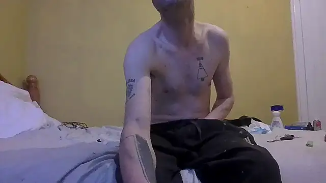 Snapshot of ThatGuyNextDoor1992 chatting on 03.05.25 ThatGuyNextDoor1992 online show from 03.05.25