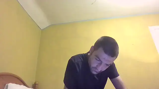 Snapshot of ThatGuyNextDoor1992 chatting on 03.07.25 ThatGuyNextDoor1992 online show from 03.07.25