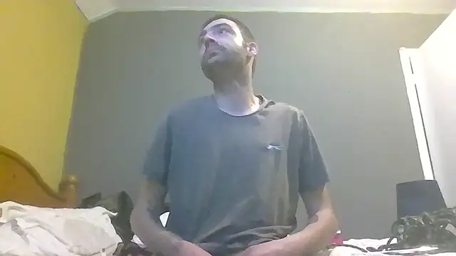 Snapshot of ThatGuyNextDoor1992 chatting on 03.16.25 ThatGuyNextDoor1992 online show from 03.16.25