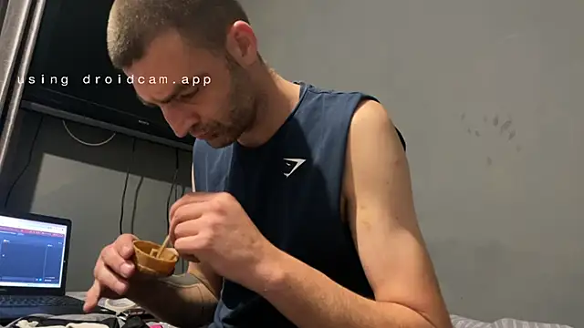 Snapshot of ThatGuyNextDoor1992 chatting on 09.17.25 ThatGuyNextDoor1992 online show from 09.17.25