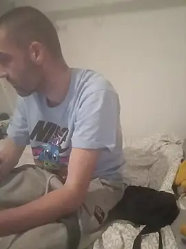 Snapshot of ThatGuyNextDoor1992 chatting on 10.20.25 ThatGuyNextDoor1992 online show from 10.20.25