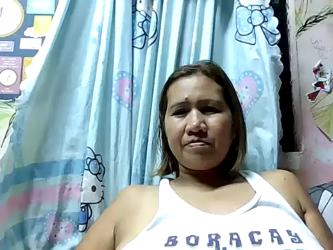 Snapshot of sweet_smile4u chatting on 10.24.25 sweet smile4u online show from 10.24.25