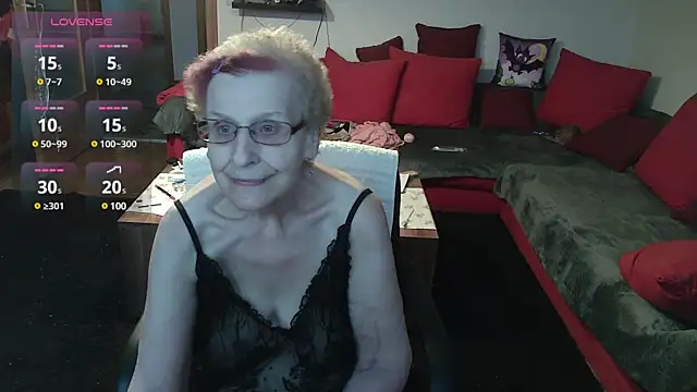 Snapshot of HeisseomaOriginal chatting on 01.17.25 HeisseomaOriginal online show from 01.17.25