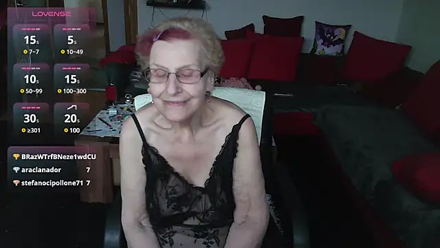Snapshot of HeisseomaOriginal chatting on 01.17.25 HeisseomaOriginal online show from 01.17.25