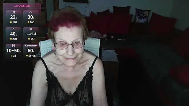 Snapshot of HeisseomaOriginal chatting on 01.26.25 HeisseomaOriginal online show from 01.26.25