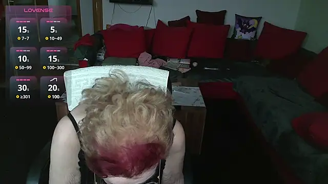 Snapshot of HeisseomaOriginal chatting on 01.30.25 HeisseomaOriginal online show from 01.30.25