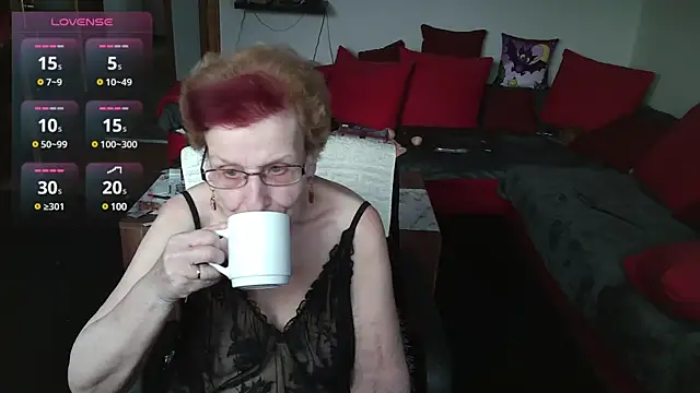 Snapshot of HeisseomaOriginal chatting on 02.04.25 HeisseomaOriginal online show from 02.04.25