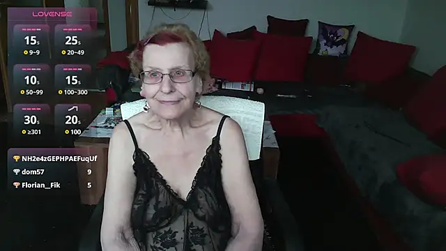 Snapshot of HeisseomaOriginal chatting on 02.14.25 HeisseomaOriginal online show from 02.14.25