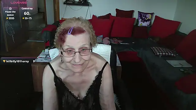 Snapshot of HeisseomaOriginal chatting on 02.26.25 HeisseomaOriginal online show from 02.26.25