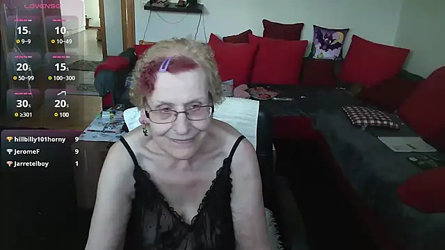 Snapshot of HeisseomaOriginal chatting on 02.26.25 HeisseomaOriginal online show from 02.26.25