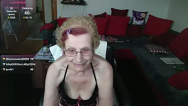 Snapshot of HeisseomaOriginal chatting on 02.27.25 HeisseomaOriginal online show from 02.27.25
