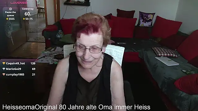 Snapshot of HeisseomaOriginal chatting on 03.16.25 HeisseomaOriginal online show from 03.16.25
