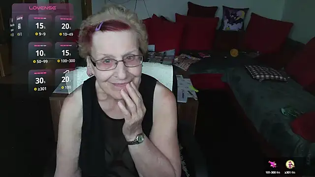 Snapshot of HeisseomaOriginal chatting on 10.10.25 HeisseomaOriginal online show from 10.10.25
