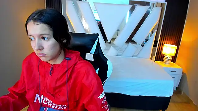 Linda4Petite online show from 10.12.25