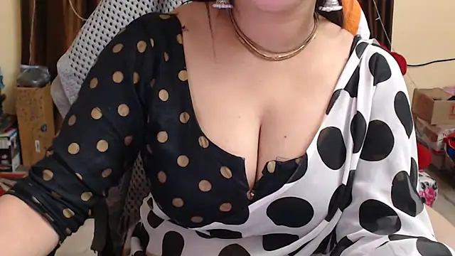 Snapshot of Naughty_Kashish chatting on 03.06.25 Naughty Kashish online show from 03.06.25