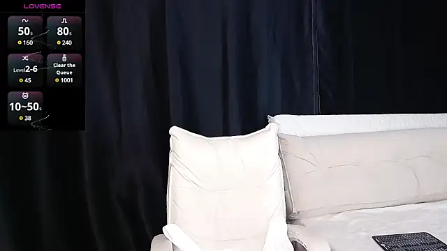 Snapshot of qianqian_ chatting on 02.04.25 qianqian  online show from 02.04.25