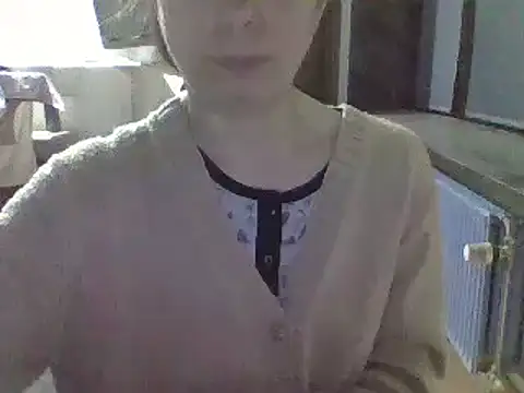 Snapshot of Moi_Lina chatting on 12.21.24 Moi Lina online show from 12.21.24