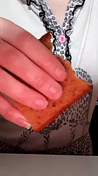 Snapshot of Moi_Lina chatting on 01.06.25 Moi Lina online show from 01.06.25