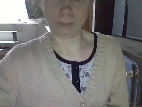 Snapshot of Moi_Lina chatting on 02.05.25 Moi Lina online show from 02.05.25