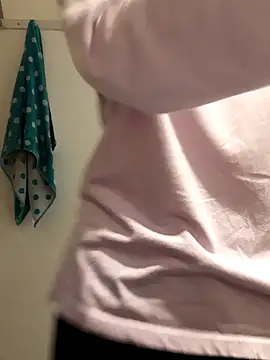 Snapshot of Moi_Lina chatting on 02.21.25 Moi Lina online show from 02.21.25