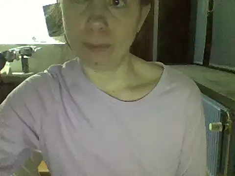 Snapshot of Moi_Lina chatting on 03.04.25 Moi Lina online show from 03.04.25