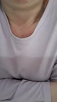 Snapshot of Moi_Lina chatting on 03.20.25 Moi Lina online show from 03.20.25