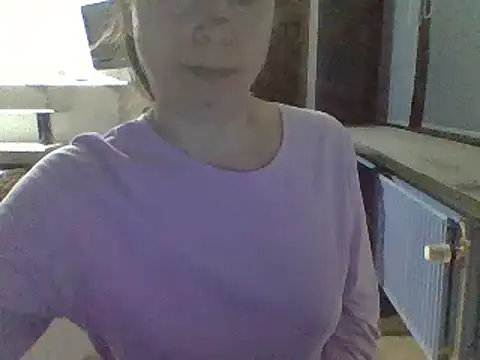 Snapshot of Moi_Lina chatting on 03.21.25 Moi Lina online show from 03.21.25