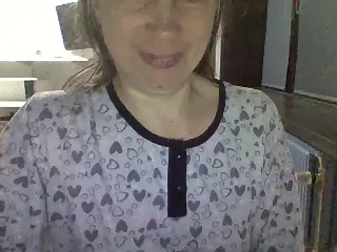 Snapshot of Moi_Lina chatting on 10.13.25 Moi Lina online show from 10.13.25