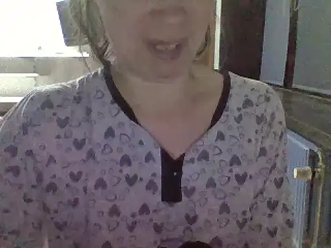 Snapshot of Moi_Lina chatting on 10.17.25 Moi Lina online show from 10.17.25