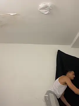 Snapshot of Kris_Khalifa69 chatting on 01.04.25 Kris Khalifa69 online show from 01.04.25