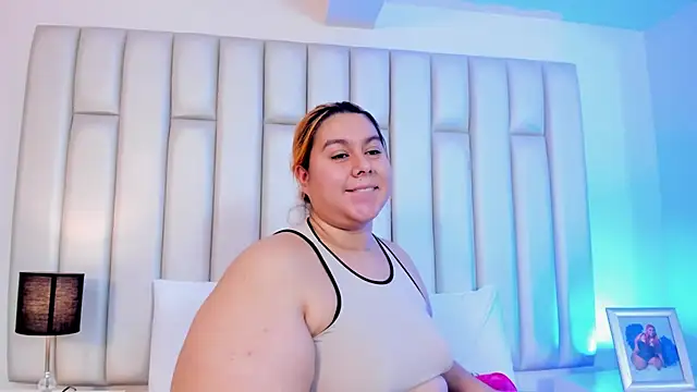 aandreaperez online show from 02.08.25