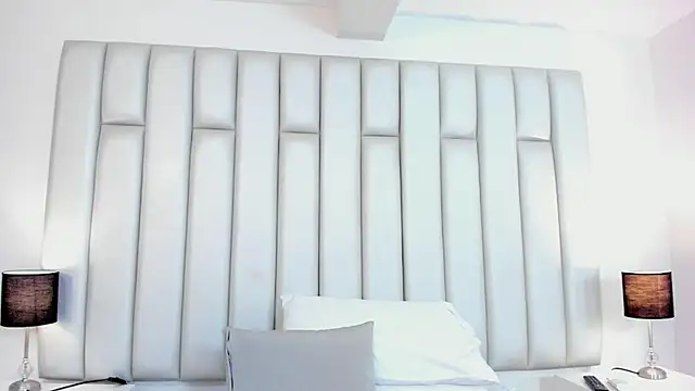 aandreaperez online show from 02.25.25