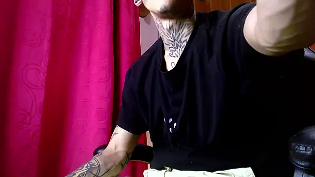 Snapshot of Allan_Keller chatting on 10.29.25 Allan Keller online show from 10.29.25