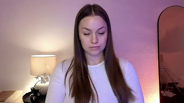 Snapshot of MilaFleur chatting on 03.10.25 MilaFleur online show from 03.10.25
