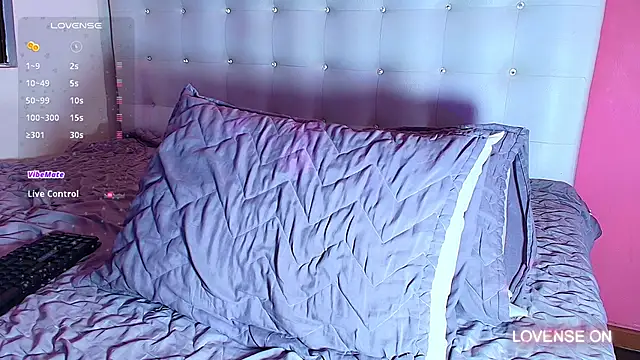 Snapshot of hornyhousekeeper_ chatting on 12.05.24 hornyhousekeeper online show from 12.05.24