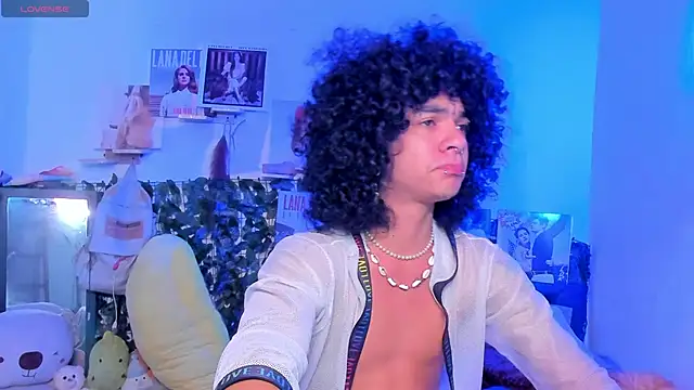 Snapshot of sweetvond_ chatting on 12.16.24 sweetvond  online show from 12.16.24