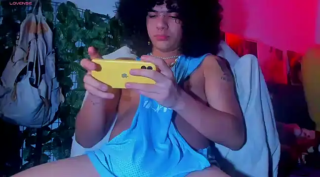 Snapshot of sweetvond_ chatting on 03.04.25 sweetvond  online show from 03.04.25