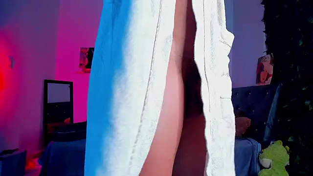 Snapshot of sweetvond_ chatting on 10.10.25 sweetvond  online show from 10.10.25