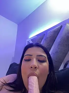 Snapshot of cutesarah_ chatting on 02.16.25 cutesarah  online show from 02.16.25