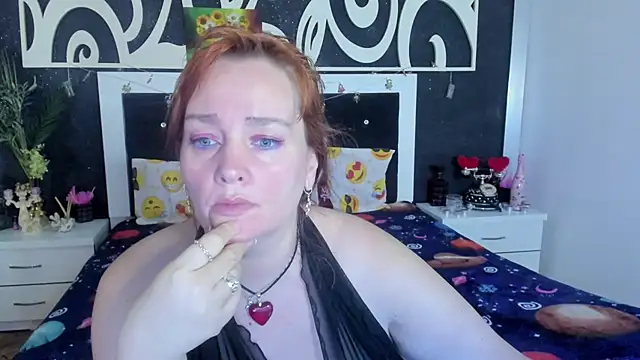 Snapshot of SinFulTitsDD chatting on 12.15.24 SinFulTitsDD online show from 12.15.24