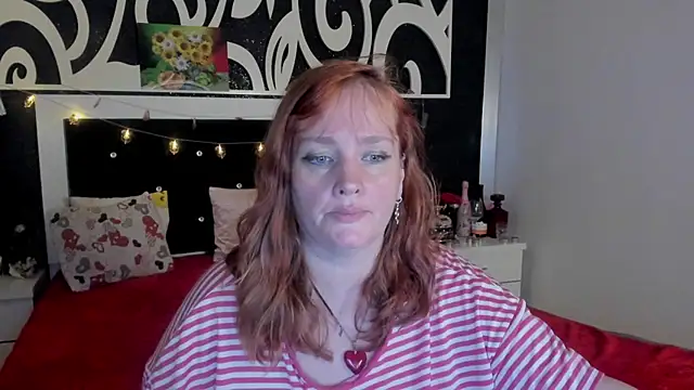 Snapshot of SinFulTitsDD chatting on 01.25.25 SinFulTitsDD online show from 01.25.25