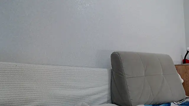 Snapshot of increible_della chatting on 02.14.25 increible della online show from 02.14.25
