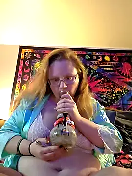 Snapshot of UpSetRedHead0018 chatting on 10.13.25 UpSetRedHead0018 online show from 10.13.25