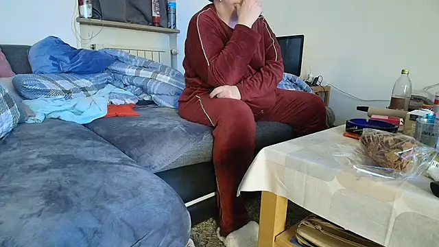 Snapshot of HotBiPaar chatting on 12.15.24 HotBiPaar online show from 12.15.24