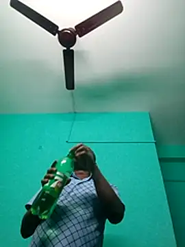 Snapshot of peterhotline chatting on 12.04.25 peterhotline online show from 12.04.25