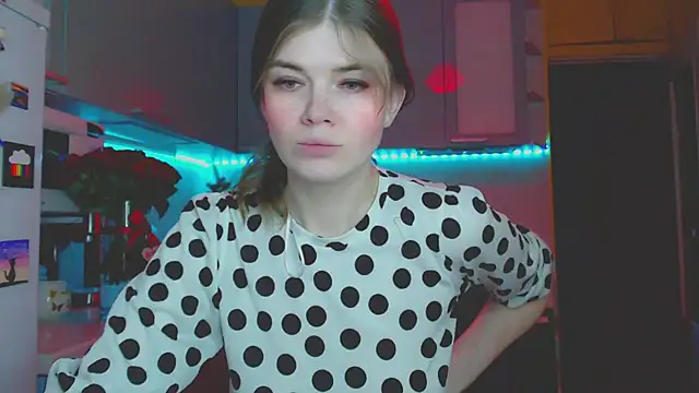 Snapshot of Klementa chatting on 02.17.25 Klementa online show from 02.17.25