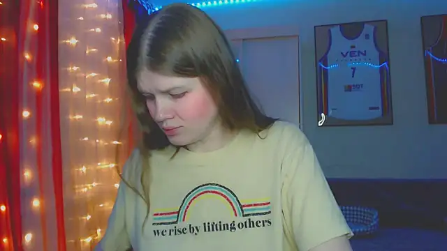 Snapshot of Klementa chatting on 03.19.25 Klementa online show from 03.19.25