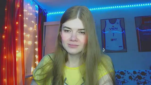 Snapshot of Klementa chatting on 09.14.25 Klementa online show from 09.14.25